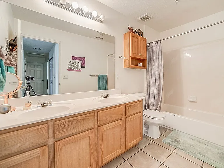 551 N 200 E #307 — Photo 8