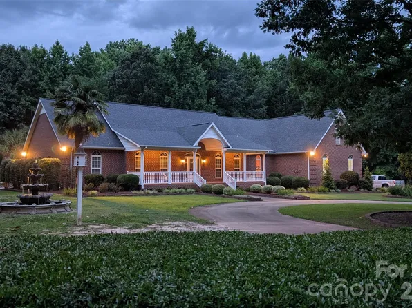 299 Fairway Ln, Pageland, SC 29728