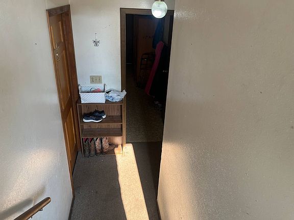 5th image of 302 Market St