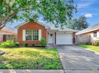 104 Majestic Ln, Victoria, TX 77904