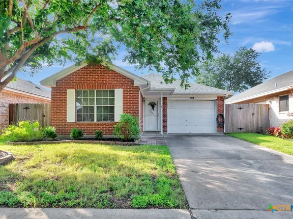 104 Majestic Ln, Victoria, TX 77904