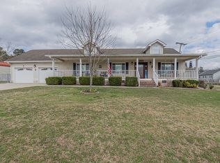 8405 Bay Run Dr, Hixson, TN 37343