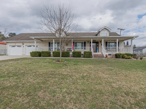 8405 Bay Run Dr, Hixson, TN 37343