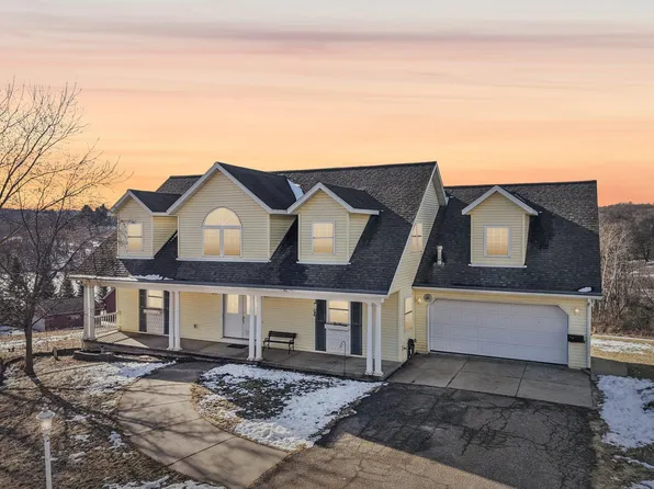 S1135 Rhine Dr, La Valle, WI 53941