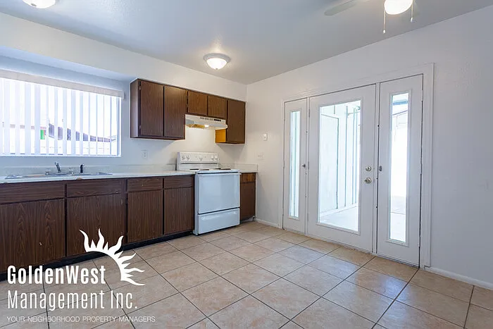 4434 W Sunnyslope Ln — Photo 8