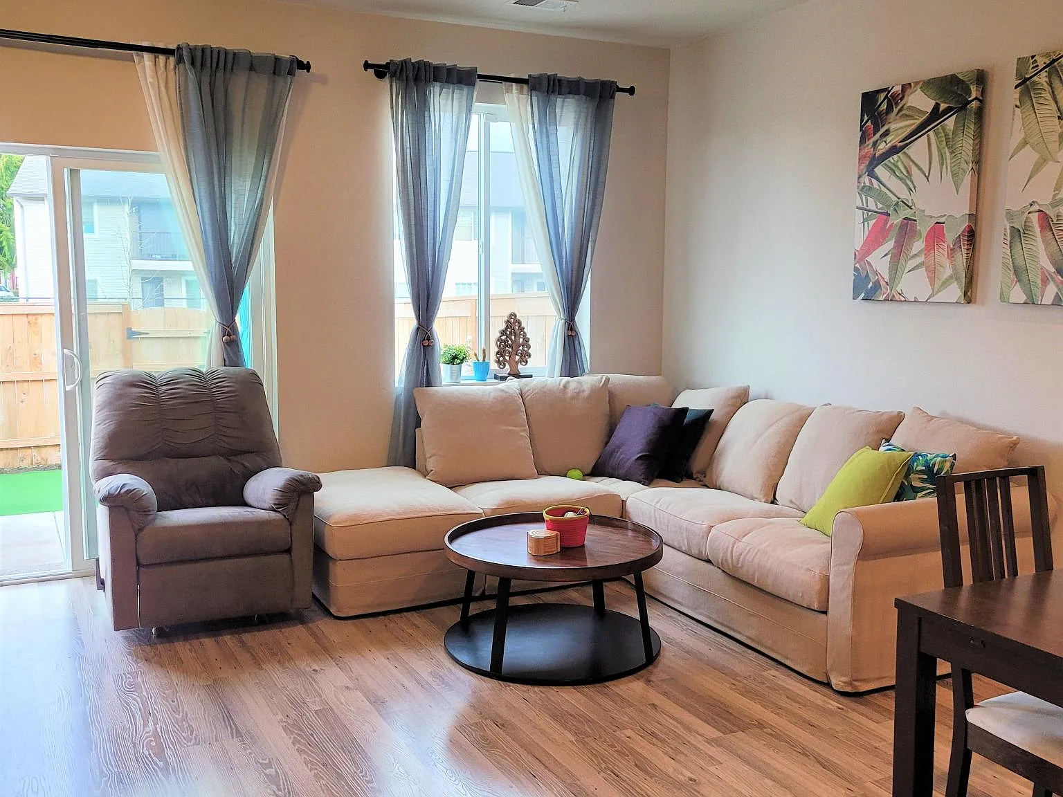 3 bed, 2.5 bath, 1542 sqft, $2,350 — Photo 1