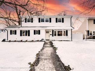 6 Wagon Rd, Hazlet, NJ 07730