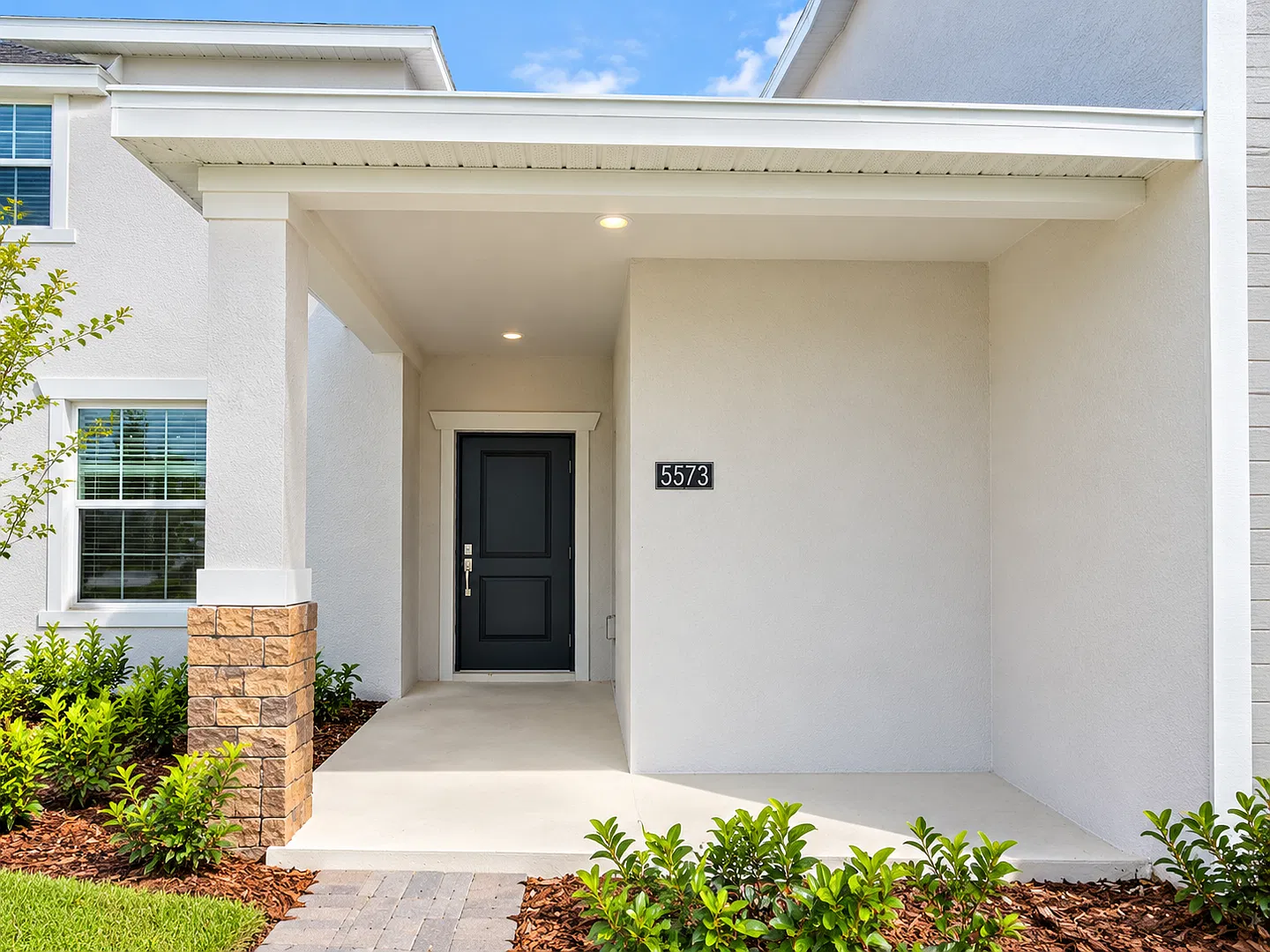 Brand New 4-Bedroom Townhome In Bridgewalk! — Photo 4