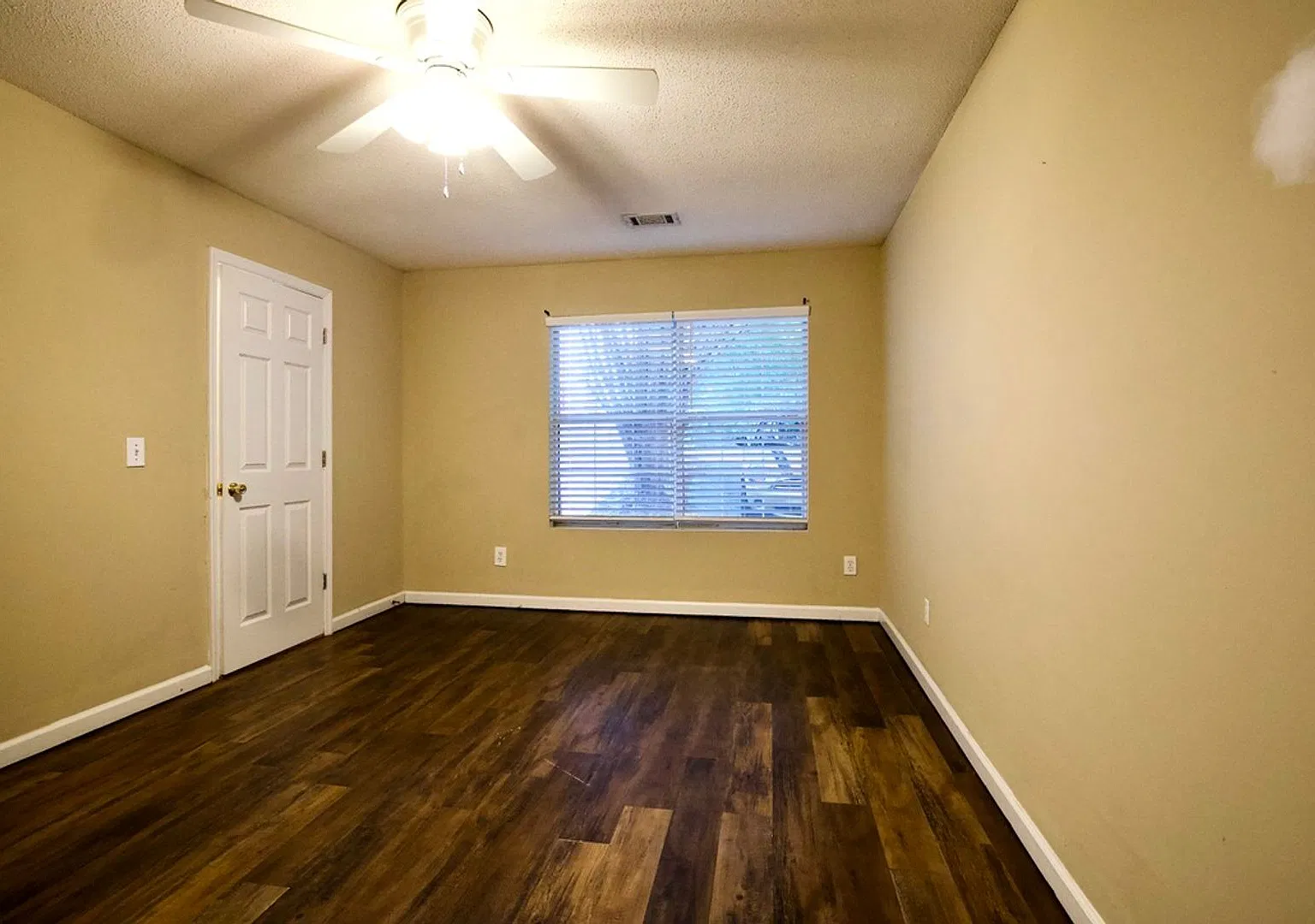 383 Martin Ave. — Photo 4