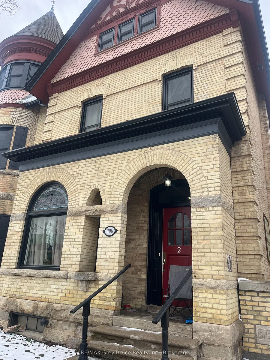 Building Photo - 106 1st Ave S #2