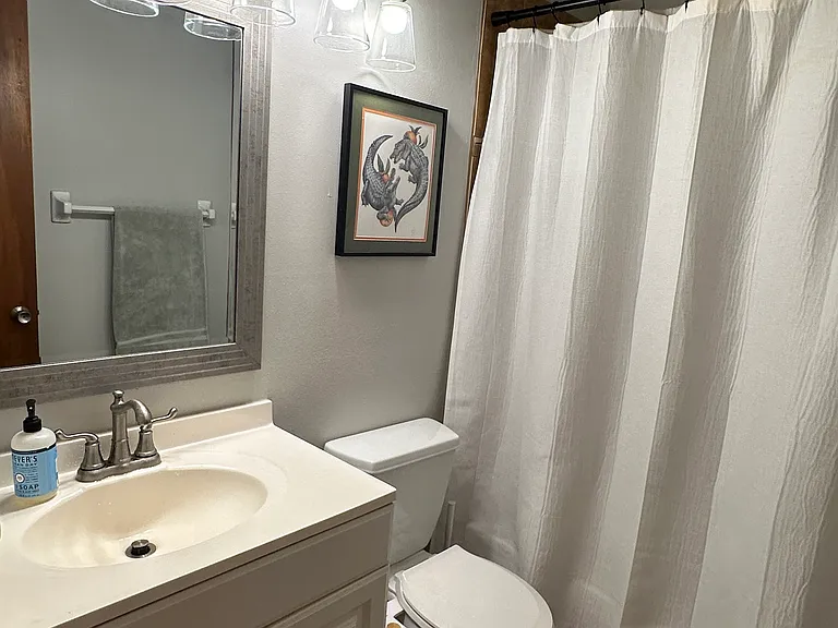 132 W America St #25 — Photo 12