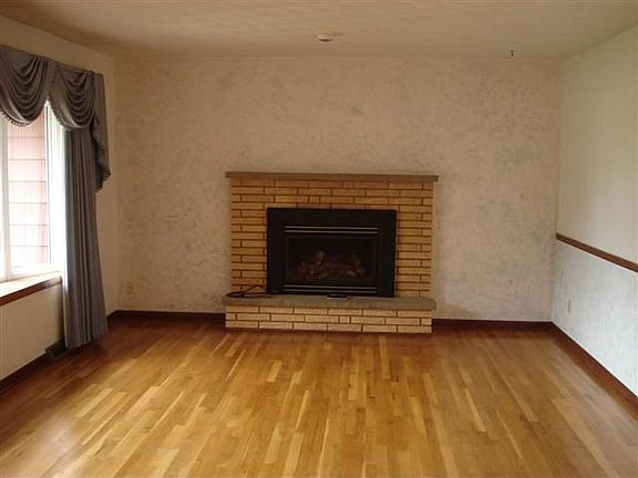 Hardwood floors and direct vent fireplace