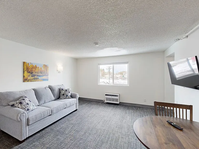 Kodiak Apartments — Photo 13