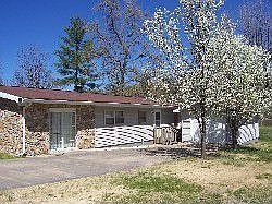 1st image of 520 Sunny Slope Cir