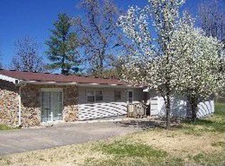 520 Sunny Slope Cir, Camdenton, MO 65020