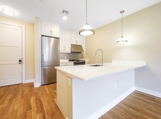 12 Main St #B305, Edgewater, NJ 07020