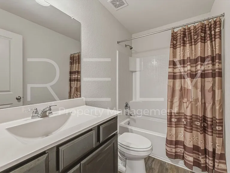518 Woodpecker Run — Photo 23