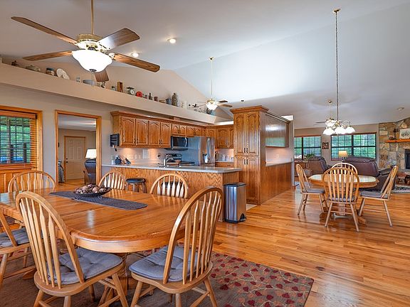 4th image of 156 Pine View Ln