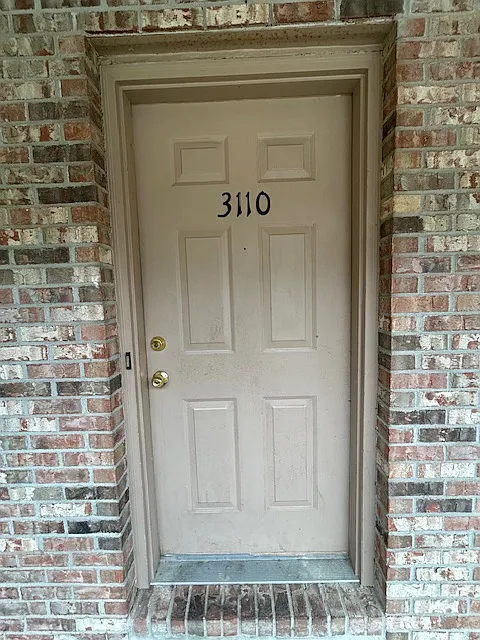 2 bed, 1.5 bath, 1158 sqft, $1,050 — Photo 2