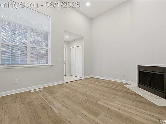 4th image of 1665 Campau Farms Cir