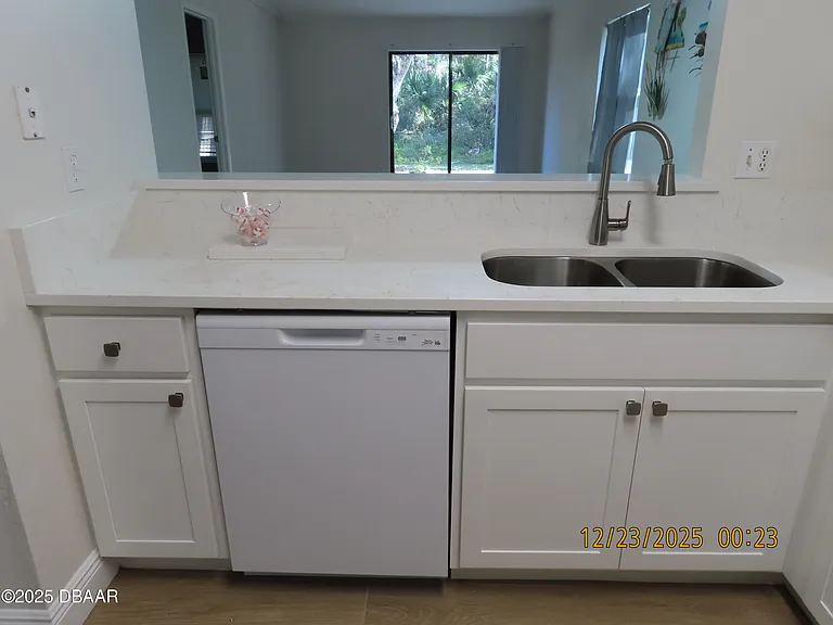 4211 New Haven Ct — Photo 7