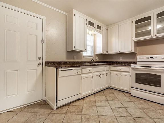 5th image of 4717 SE 25th St