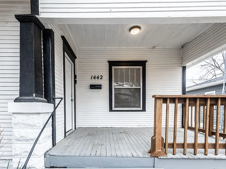 1442 Plum St — Photo 3
