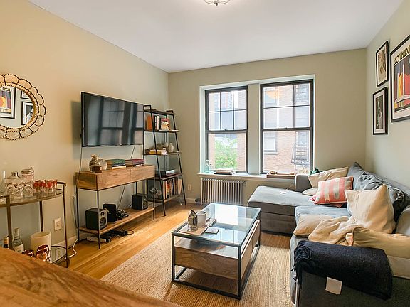 4th image of 305 W 19th St APT 41