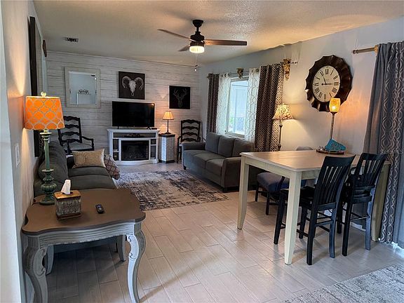 5th image of 3681 GARDENIA DRIVE
