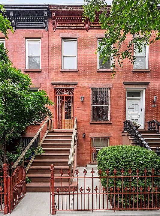 1st image of 637 Baltic St