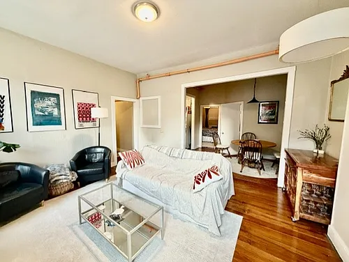 435 Hanover St Photo 1