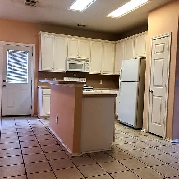 3318 Palston Bend Ln — Photo 3