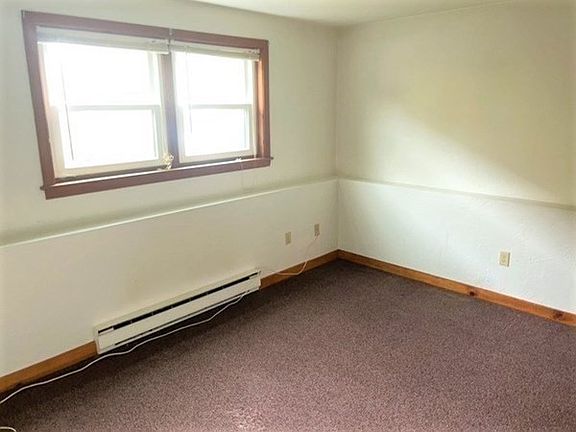 5th image of 126 Charlton St APT A