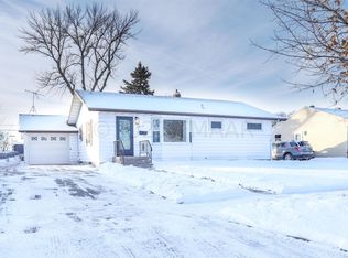 1914 9th St N, Fargo, ND 58102