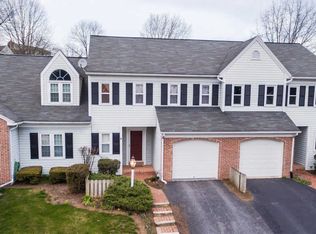 3215 Pinewyn Cir, Lancaster, PA 17601