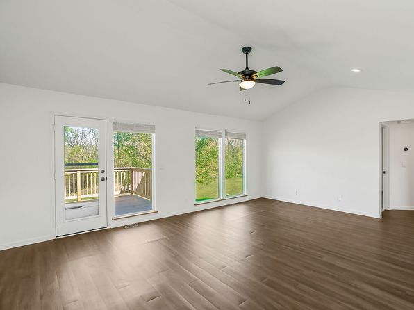 5131 Woodland Dr