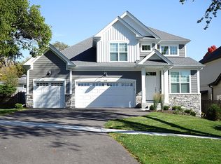 309 S Hudson St, Westmont, IL 60559