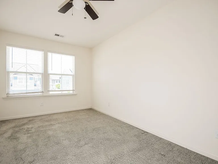 438 Trotters Ln — Photo 18
