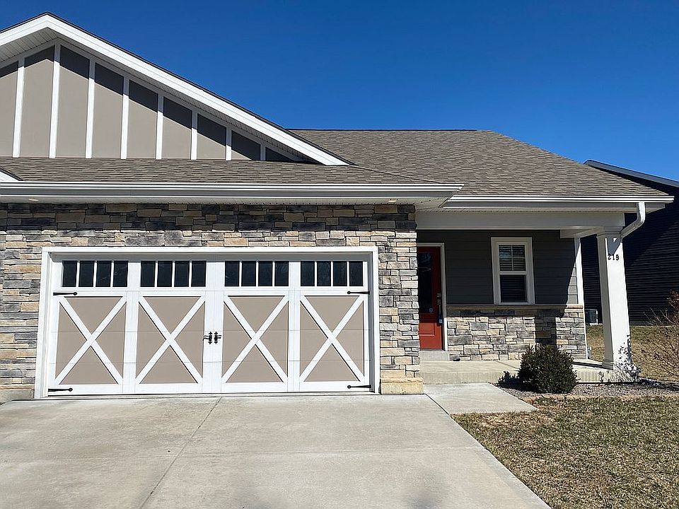 2nd image of 219 Old Schaeffer Ln