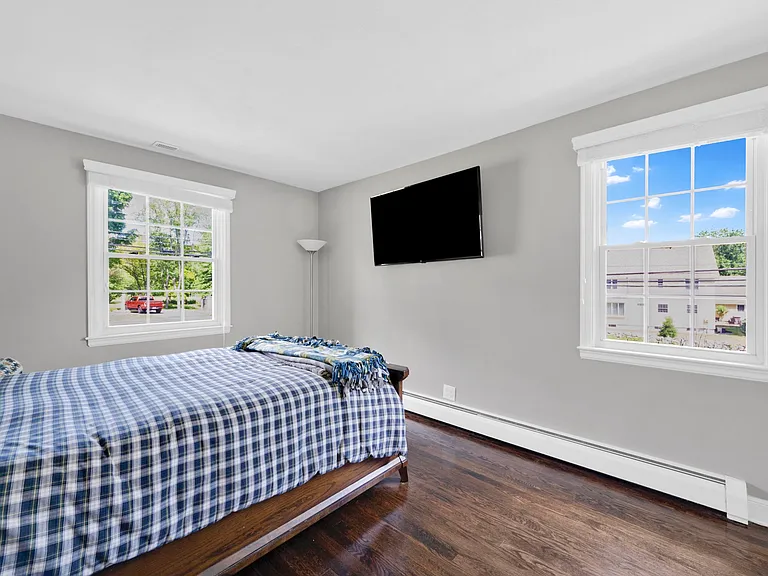 197 Wassuc Rd — Photo 13