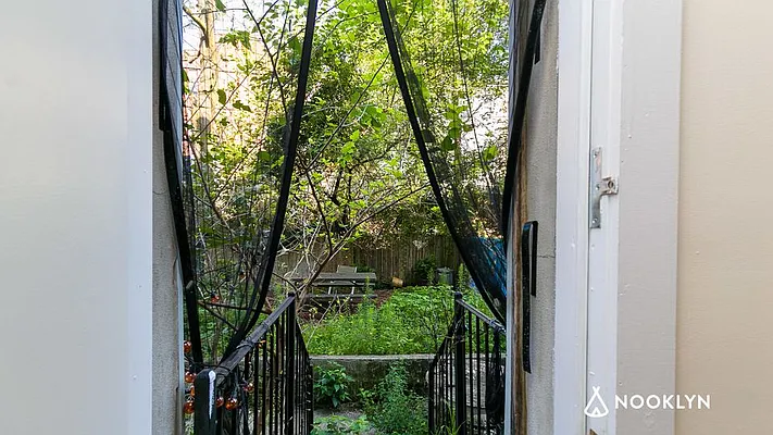 Rented by Nooklyn NYC LLC | media 24