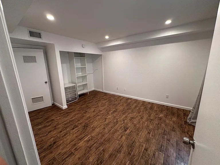 2503 E 21st St #108 — Photo 21