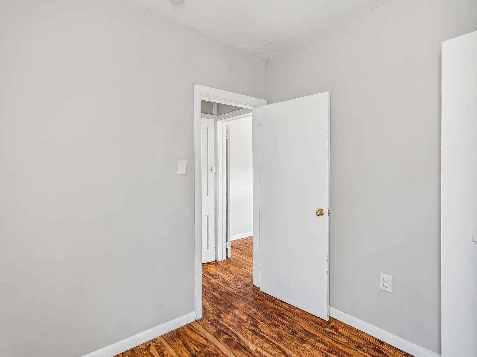 1 bed, $1,050 — Photo 2