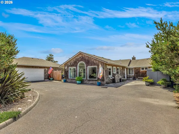 89742 Ocean Dr, Warrenton, OR 97146