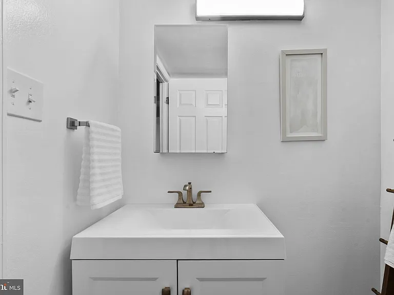 11240 Chestnut Grove Sq #157 — Photo 31