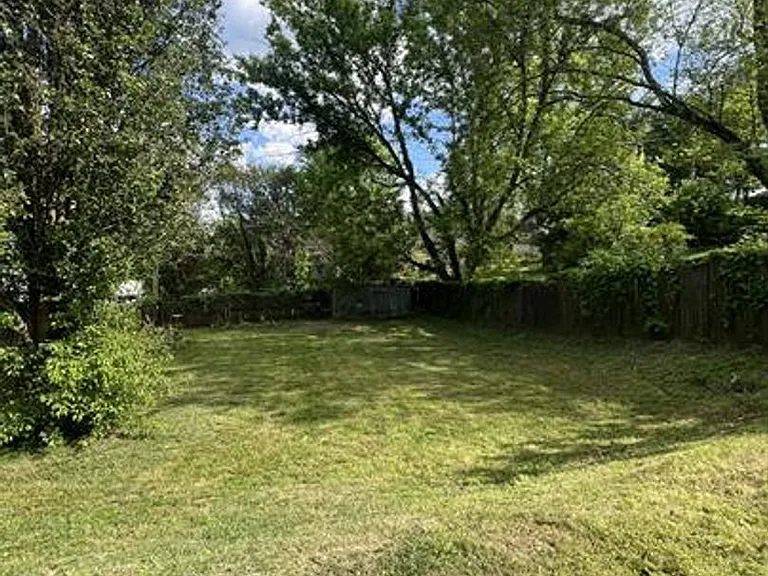 700 W 3rd Ave — Photo 3