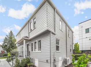 1525B 44th Ave SW, Seattle, WA 98116