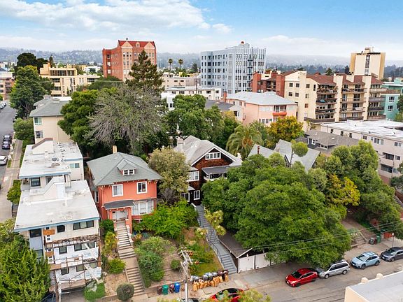 4th image of 260 Park View Ter
