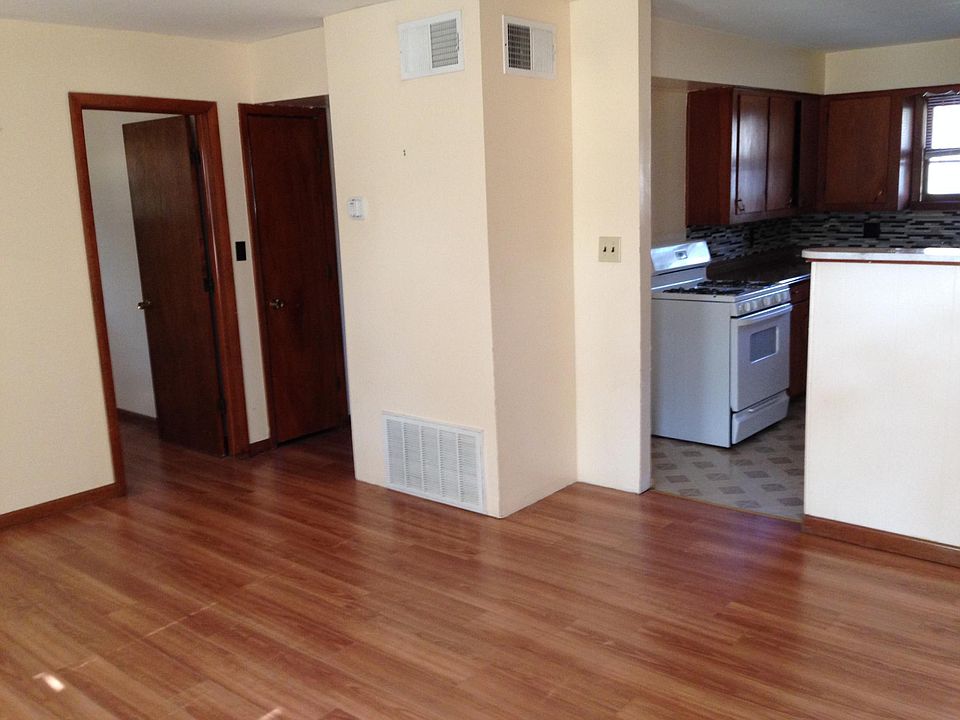 1st image of 203 11th St #203