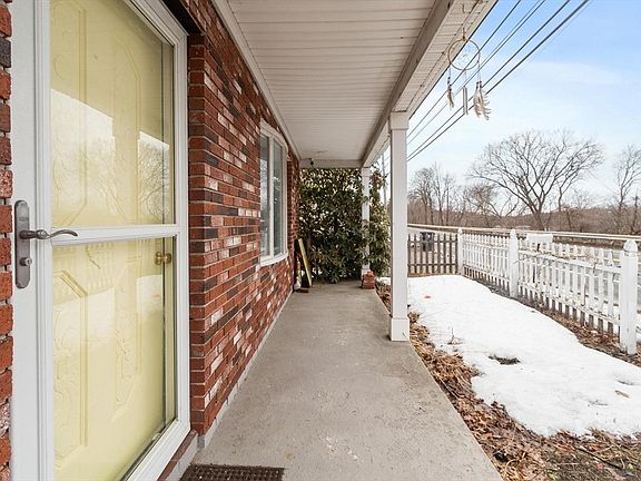 2nd image of 524 Merrimack St